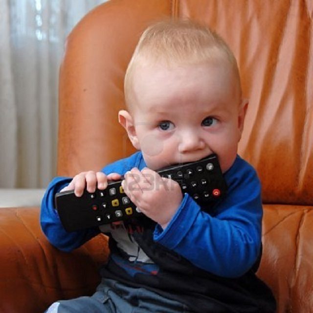 viral video, baby remote, baby fascinated by remote, baby viral videos