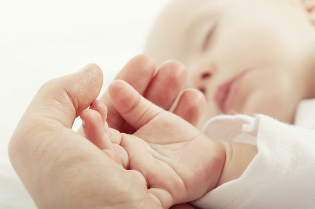 ThinkstockPhotos-185871639 baby, newborn, new parents, 8 things not even the baby books can prepare you for