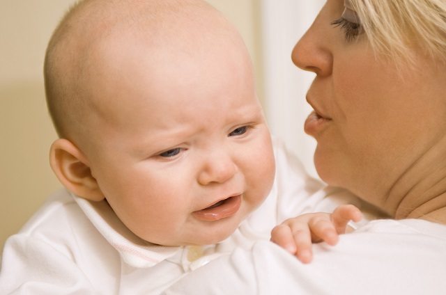 reflux, how to prevent reflux in baby, what is reflux, how do you know if your baby has reflux, how is reflux treated,